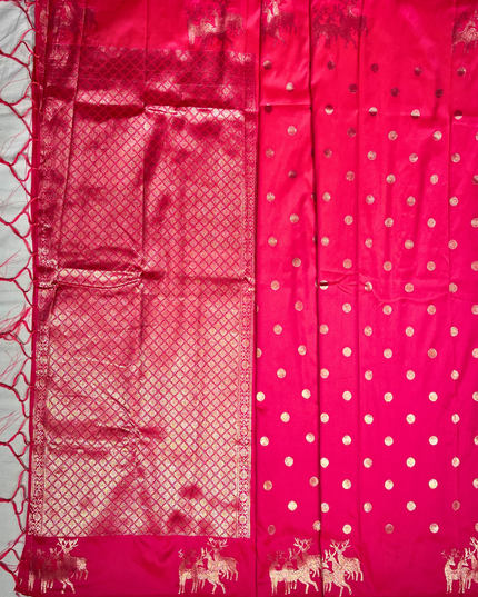 Banarasi Silk Saree – Zari Tassels & Deer Motif Design
