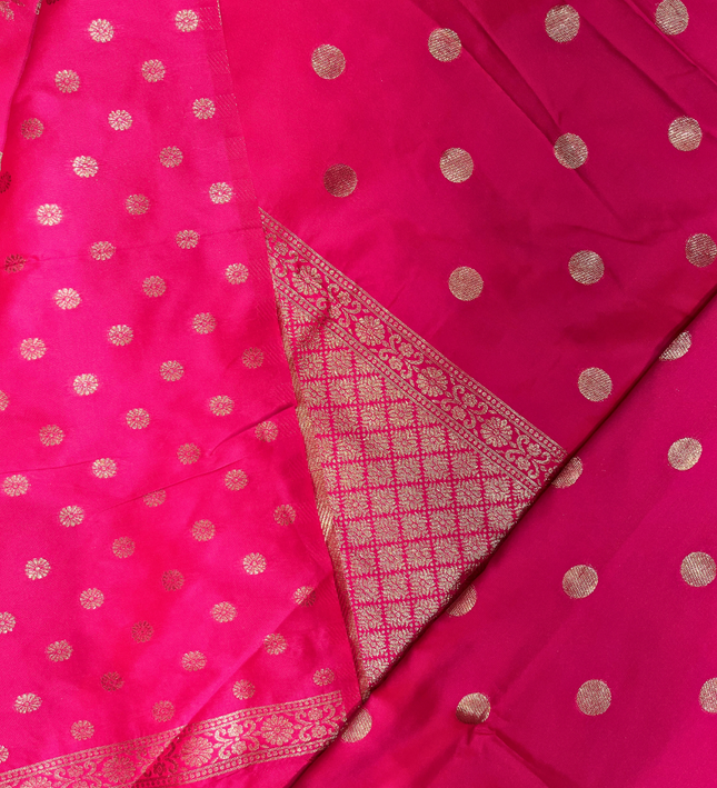 Banarasi Silk Saree – Zari Tassels & Deer Motif Design